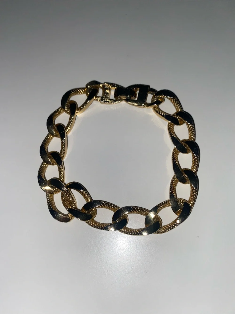 Gold Link Chain Bracelet - Women's Fashion Accessory